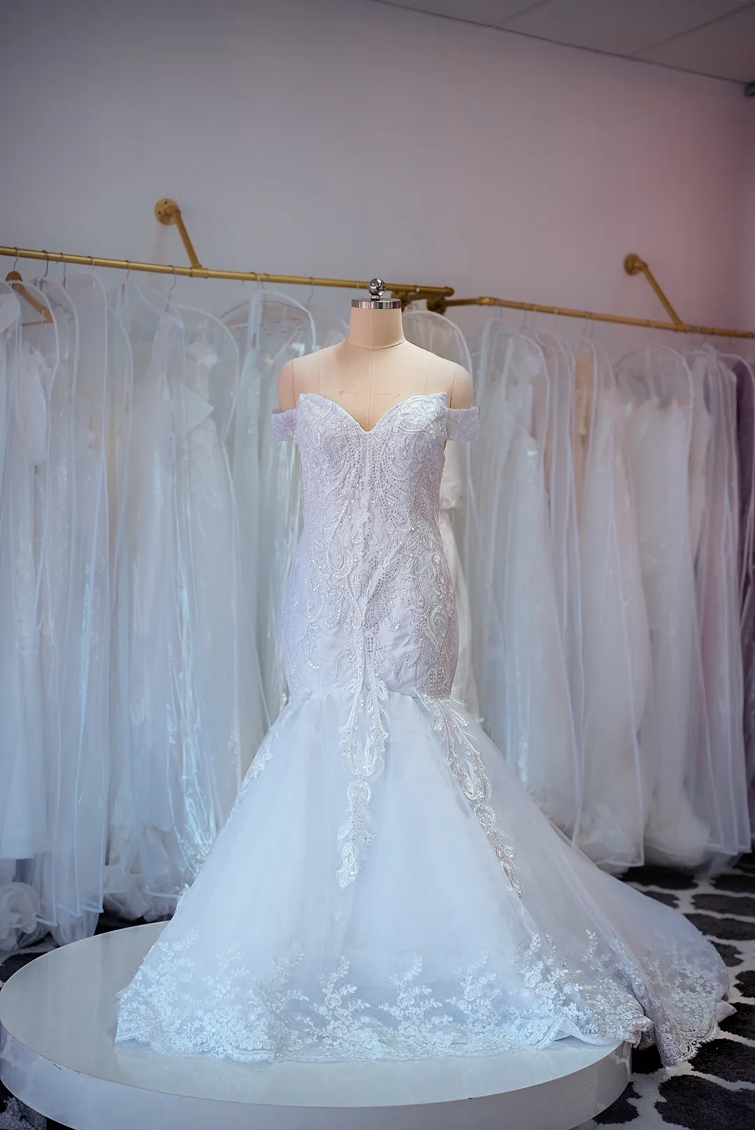 White off-shoulder lace mermaid dress