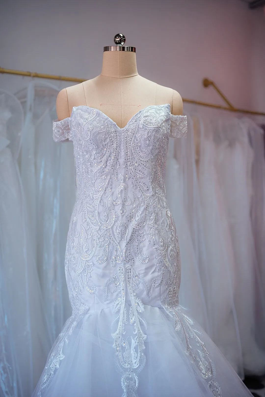 White off-shoulder lace mermaid dress photo 3