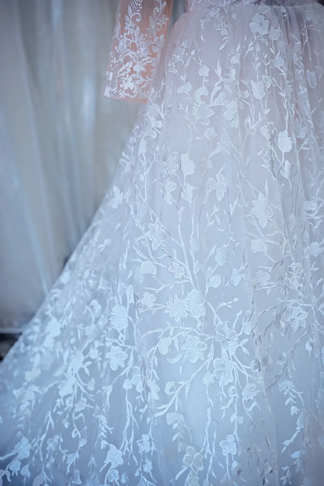 White long sleeve lace wedding gown photo 3